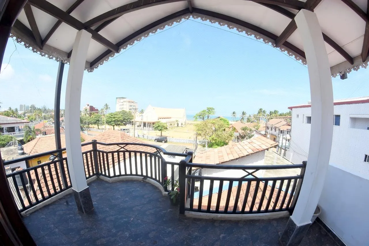 Bluray Beach Apartment Negombo 0*,