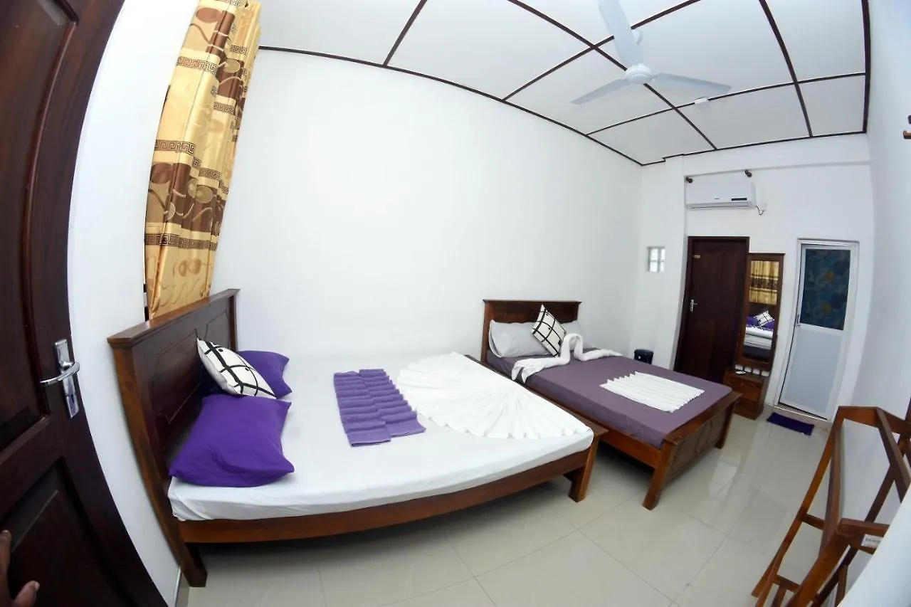 Bluray Beach Apartment Negombo 0*,